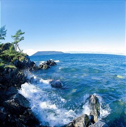  Shoreline of Lake Baikal 