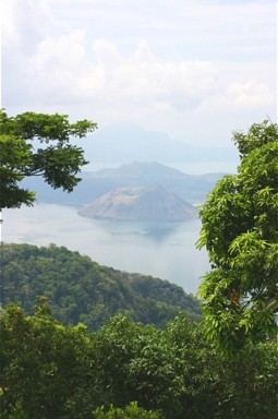  Taal Lake with vegetation 