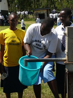  Trinkwasserversorgung in einer kenianischen Schule 