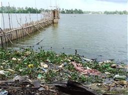  One of the problems: uncontrolled waste desposit at the shore line 
