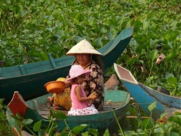  Menschen am Tonle Sap See 