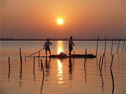  Fischer bei Sonnenuntergang 