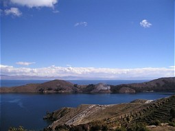  Ufer des Titicaca Sees auf der bolivianischen Seite 
